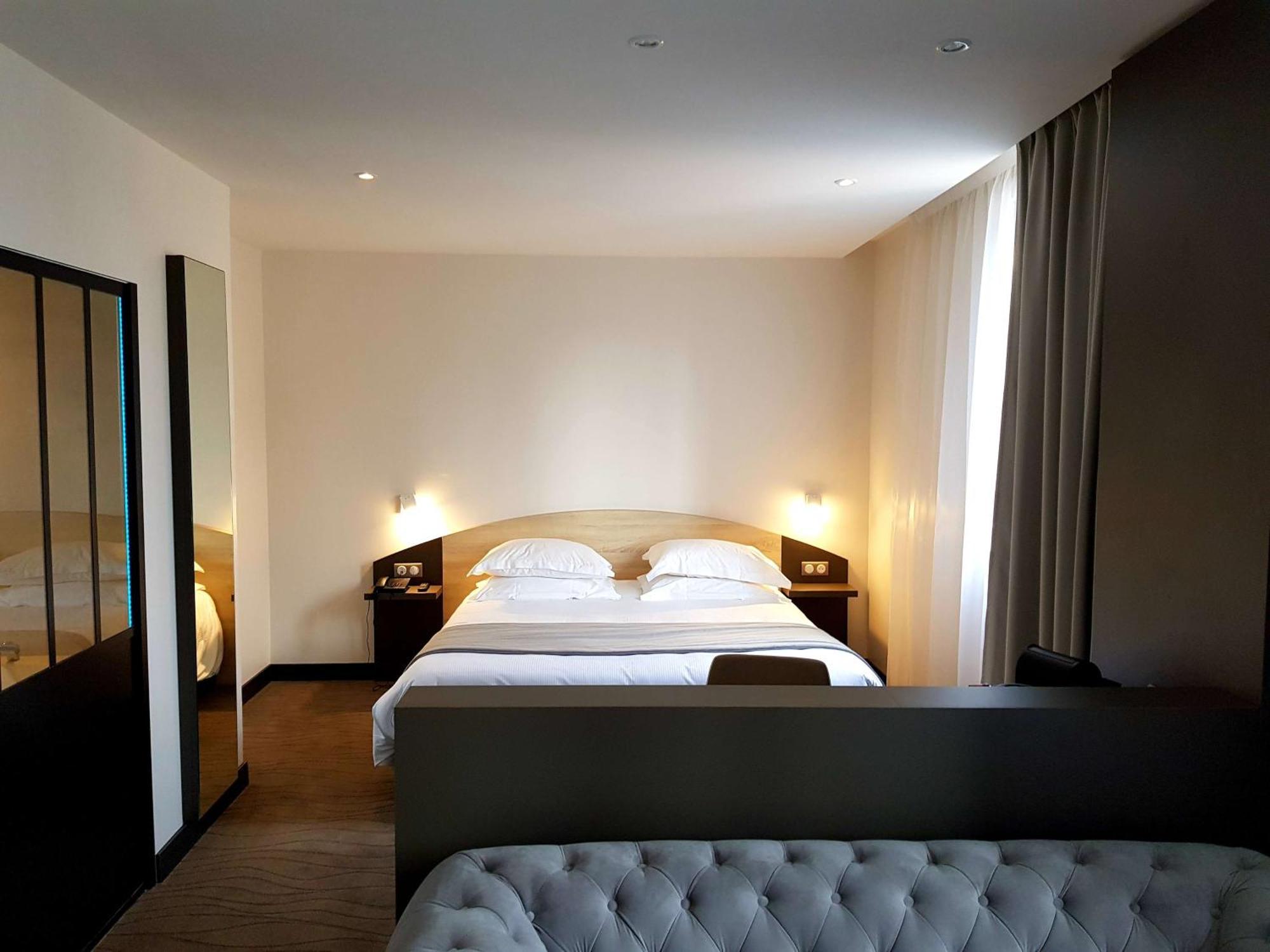 Brit Hotel De Grignan Vichy Eksteriør billede