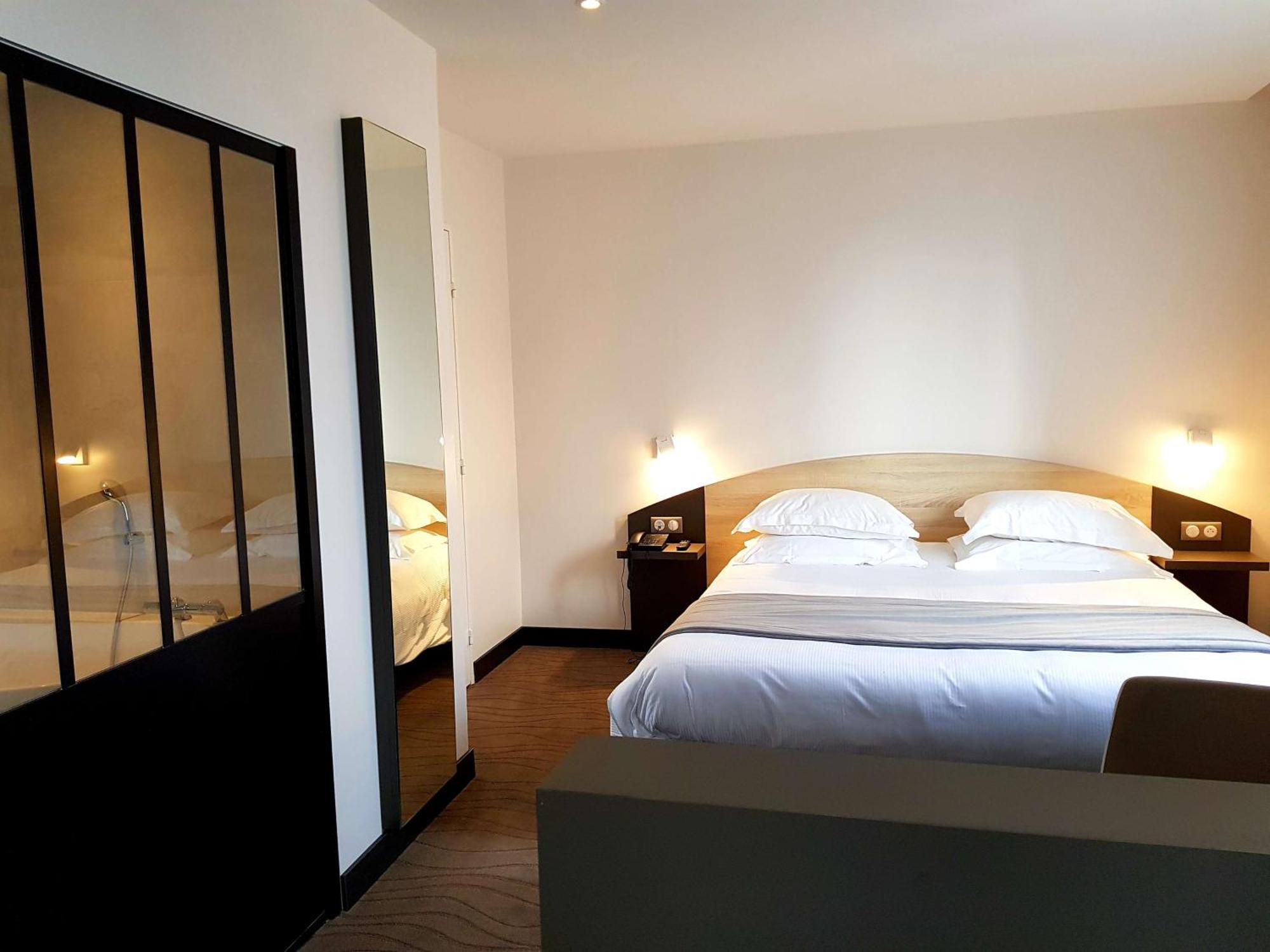 Brit Hotel De Grignan Vichy Eksteriør billede
