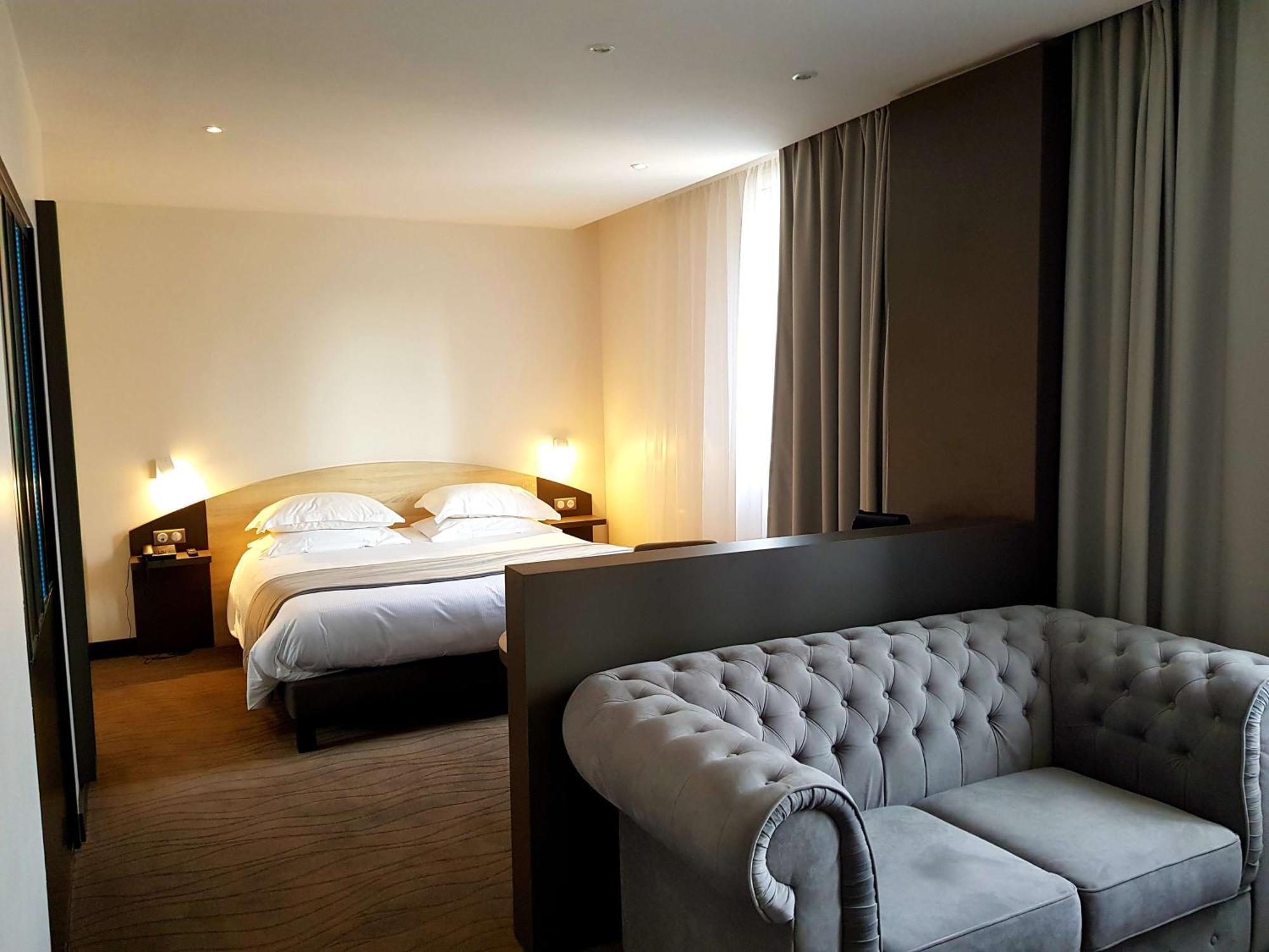 Brit Hotel De Grignan Vichy Eksteriør billede