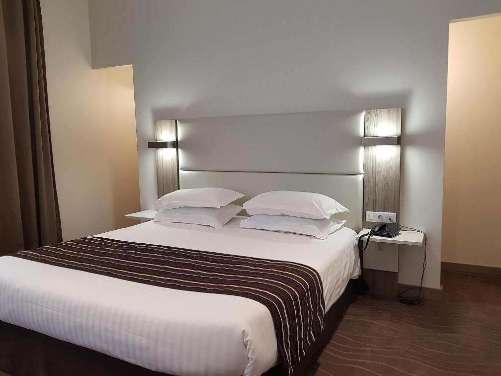 Brit Hotel De Grignan Vichy Eksteriør billede